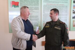 Ліквідатар аварыі ў Чарнобылі Яўген Мароз удастоены нагруднага знака