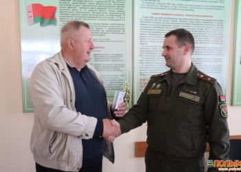 Ліквідатар аварыі ў Чарнобылі Яўген Мароз удастоены нагруднага знака