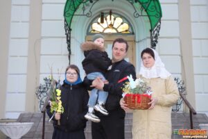 Быть вместе и благодарить Бога за мир: пасхальные традиции семьи Лейко