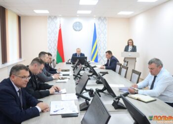 На планерке у председателя: вовлечение в хозоборот имущества, мониторинг цен и соблюдение закона о рекламе