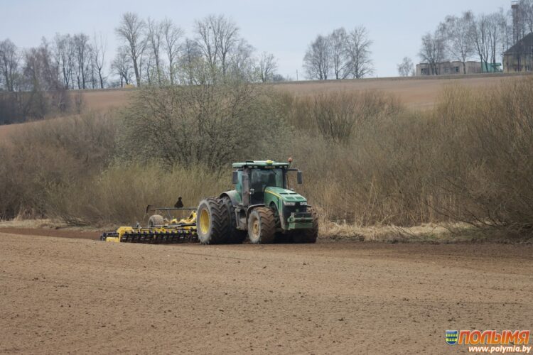 В СПК «Свитязянка-2003» идет сев яровых культур и сахарной свеклы