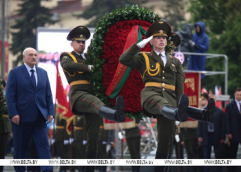 День Победы в двух столицах, награды героям нашего времени и бюджетные «коврижки». Итоги недели Президента
