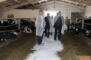 Руководство Кореличского района объехало молочно-товарные фермы