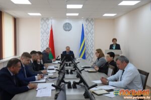 На планерке у председателя: опасные здания, устаревшие детские площадки и нарушения на пляже