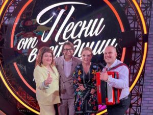 В гостях у Андрея Малахова на телешоу «Песни от всей души» телеканала «Россия-1» побывали кореличчане Снежанна и Александр Коледа