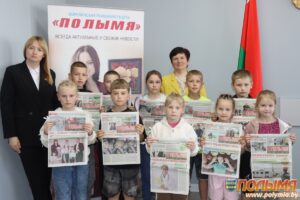 Выхаванцы аздараўленчага лагера «Юны патрыёт» Цырынскай базавай школы наведалі рэдакцыю газеты «Полымя»