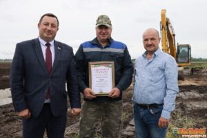 Первый заместитель председателя Кореличского райисполкома Евгений Бусько поздравил мелиораторов с профессиональным праздником