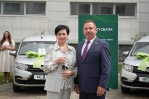 Скорая помощь — ближе: автопарк Кореличской ЦРБ пополнился новым автомобилем