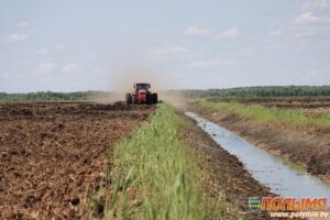 Как мелиораторы Кореличчины возвращают к жизни тысячи гектаров плодородной земли