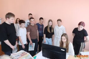 Школьники побывали в редакции газеты «Полымя»
