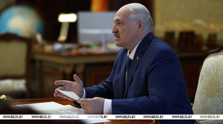 Александр Лукашенко поручил запретить поездки за рубеж детских групп без госнадзора и разрешения