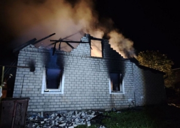 В агрогородке Воронча горел дом, хозяйка получила ожоги