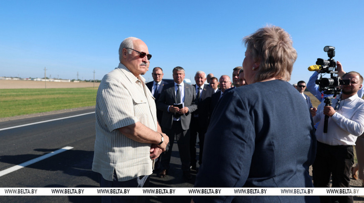 Александр Лукашенко посещает Березовский район