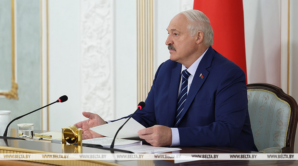 Александр Лукашенко поручил принять самые жесткие меры по всем недостаткам на уборочной