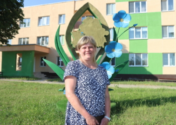 Аператар ААТ «Карэлічы-Лён» Аксана Лугаўская: «Будзе мір, будзем жыць у любові і згодзе — і Беларусь будзе квітнець»