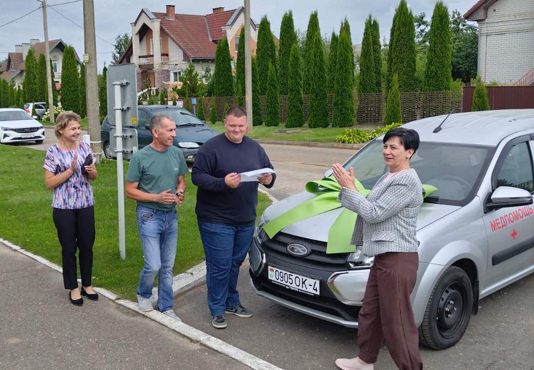 Новый медицинский автомобиль передан Жуховичской амбулатории врача общей практики