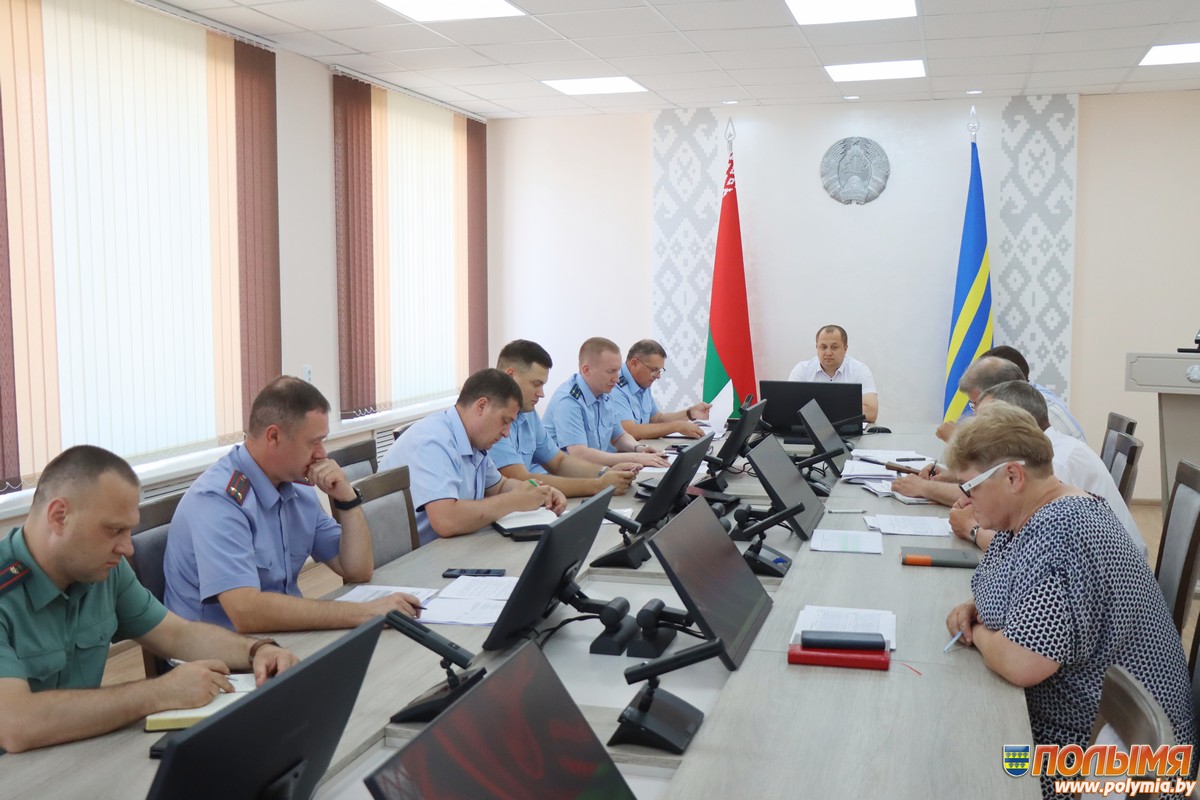 В Кореличах обсудили ситуацию с падежом скота в АПК