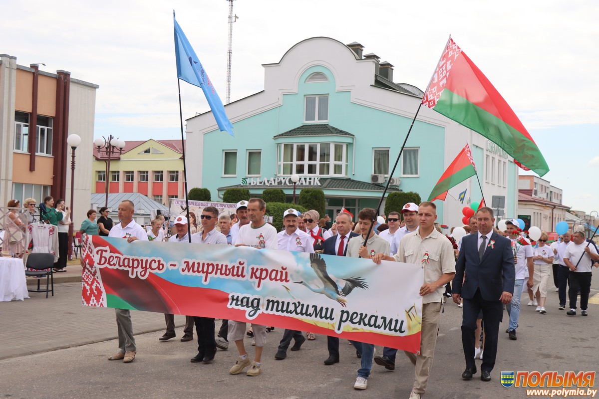 С благодарностью за мирное небо. Кореличчина празднует День Независимости