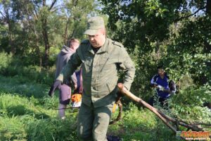 В парке г.п. Кореличи состоялся субботник