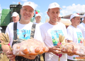 Народный обряд «Зажинки» провели в СПК «Жуховичи» Кореличского района
