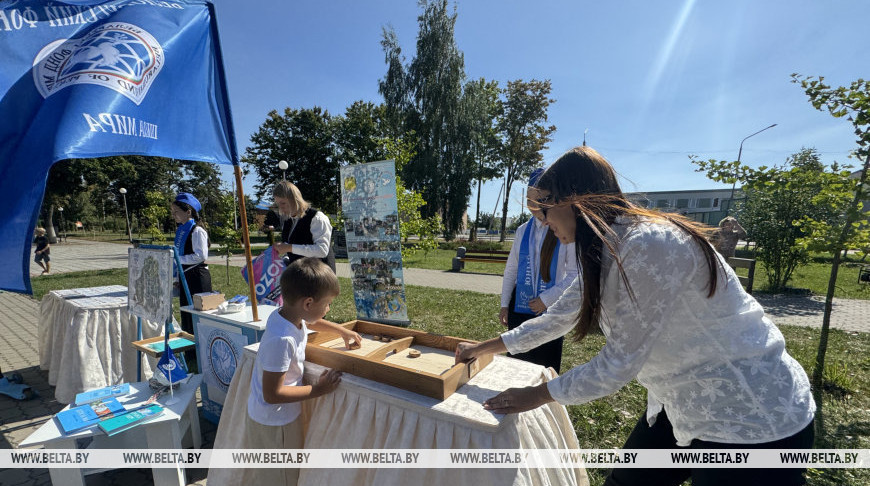 Диалог о важном, интерактивные площадки на любой вкус. Ельск встретил марафон «17 граней единства»