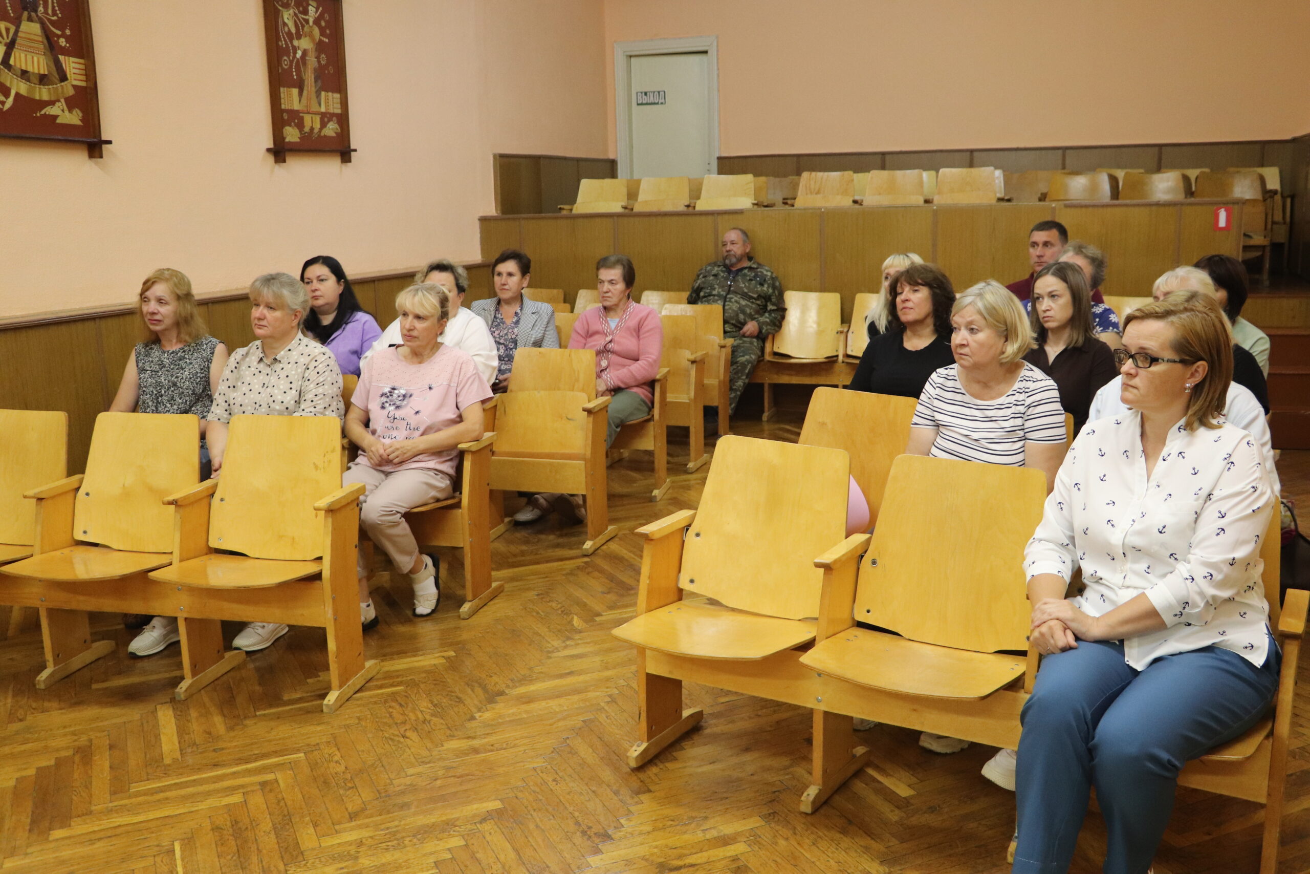 В Красненской средней школе назначен новый директор