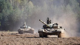 Лукашенко: воины-танкисты всегда отличались доблестью, отвагой и мужеством