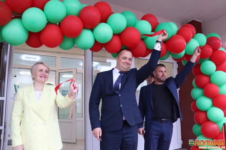 У Карэлічах адзначылі Дзень народнага адзінства і ўрачыста адкрылі Дом культуры пасля капрамонту