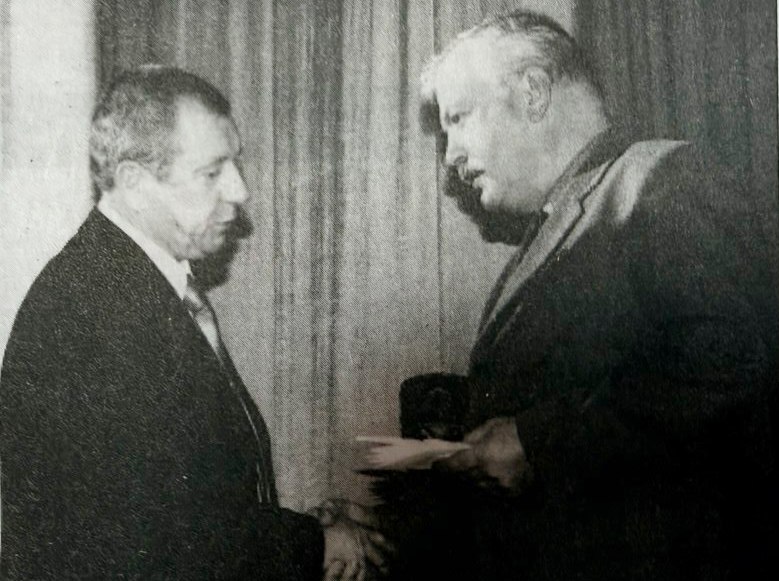 Узнагароду прымае старшыня
СВК "Свіцязянка-2003" У.А. Галавач