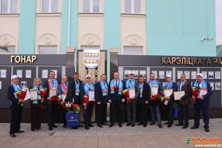 На областных «Дожинках» в Кореличах наградили лучших аграриев Гродненщины. В их числе и кореличчане