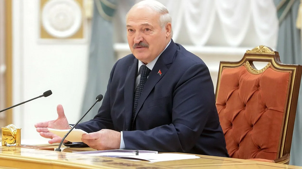 «Защитить детей от проходимцев». Лукашенко требует поставить точку в вопросе лицензирования образования