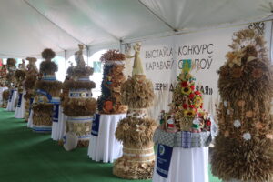 В Кореличах на «Дожинках-2026» подвели итоги конкурса «Ад зерня да каравая»