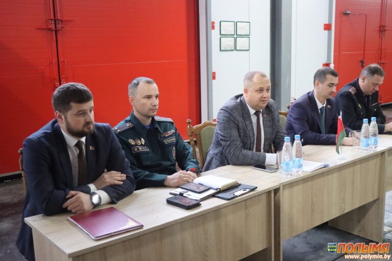 Председатель Кореличского райисполкома Александр Курило встретился с коллективом РОЧС в рамках единого дня информирования населения