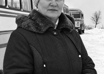 Пра якіх жанчын пісала карэліцкая раённая газета «Полымя» ў 2006 годзе?